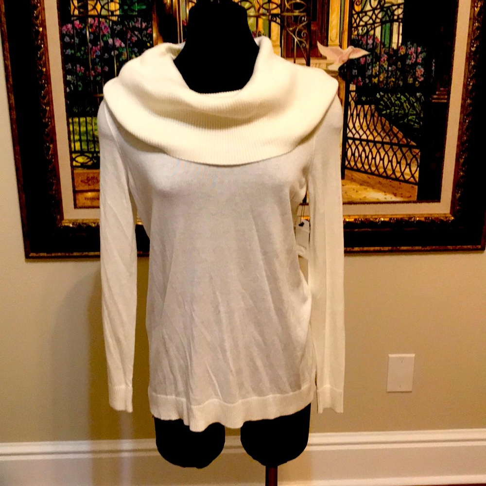 Woman’s pull over sweater
